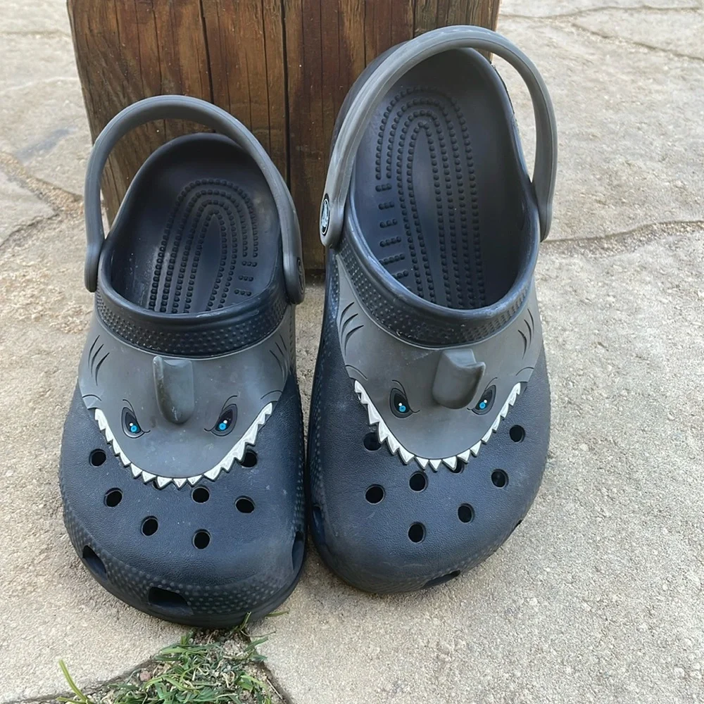 Shark Crocs Unisex youth 2